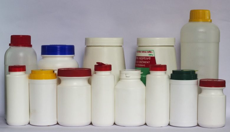 PLASTIC CONTAINER