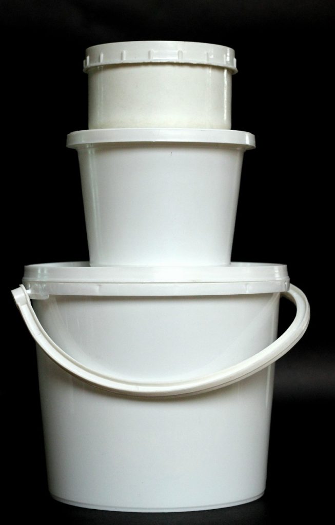 PLASTIC CONTAINER